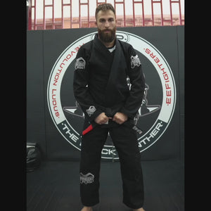 Der Tactic 2.0 Gi von Phantom Athletics eignet sich hervorragend für ernsthafte BJJ-Praktizierende, die Wert auf Qualität und Performance legen.