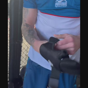 Die Fastwraps von Phantom Athletics sind waschbar und hygienisch, schützen die Innenflächen deiner Boxhandschuhe und verlängern deren Lebensdauer.