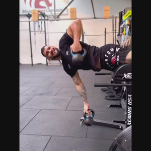 Robuste Fightshorts Evo Punchy von Phantom Athletics, entwickelt für MMA und Kampfsport. Bietet optimalen Halt, Bewegungsfreiheit und Strapazierfähigkeit bei intensiven Trainingseinheiten.