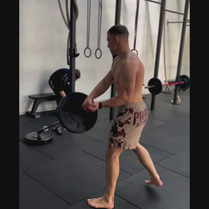 Mit den „EVO Warfare Sand Camo“ Fightshorts von Phantom Athletics bist du bestens für dein Training ausgestattet. Der innenliegende Kordelzug sorgt für einen sicheren Sitz, während das schlichte Design in Sand-Camo-Optik deinen sportlichen Look unterstreicht. Perfekt für intensives Sparring und Wettkämpfe.