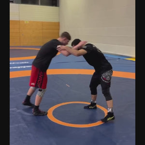 Die Phantom Athletics Fightshorts „Evo Tiger Unit“ sind die perfekte Wahl für intensive Sparrings und Wettkämpfe – mit reißfestem Material, starkem Klettverschluss und einem Design, das deinen Kampfgeist widerspiegelt.