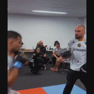 Handpratzen Muay Thai