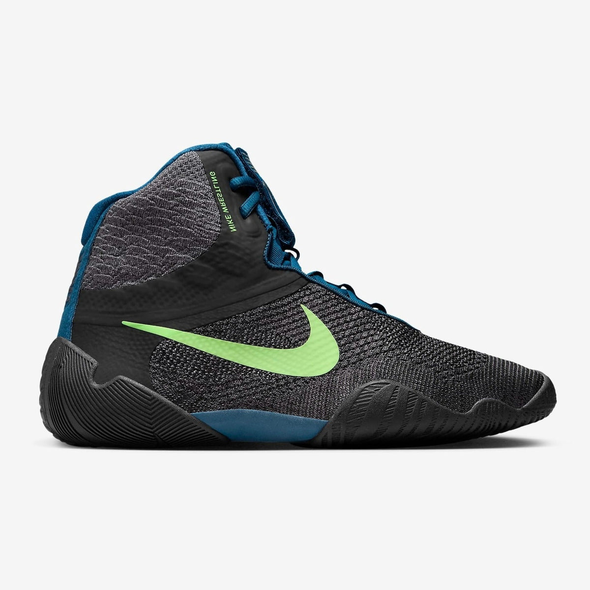 Nike TAWA wrestling shoes. Worn on the mat by world champions and Olympic champions. Great support during training and competition in the usual Nike quality. Wrestling shoes in the color blue/black
