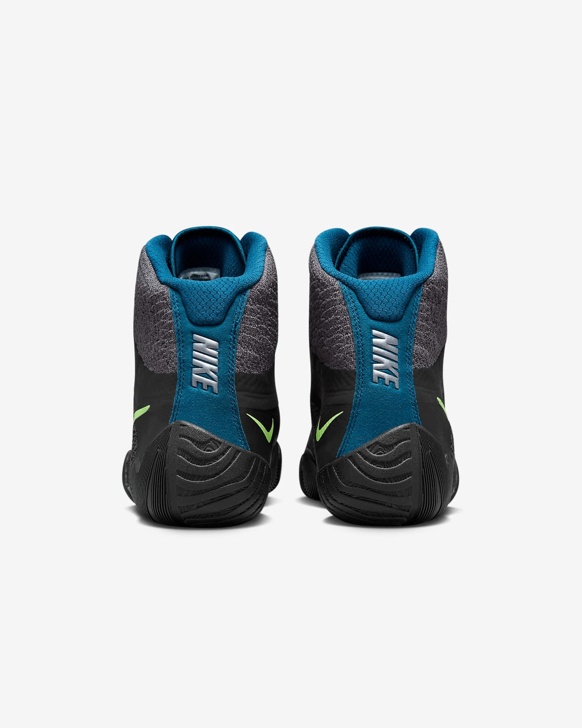 Nike TAWA Ringerschuhe. Von Weltmeistern und Olympiasiegern auf der Matte getragen. Super Halt im Training und Wettkampf in gewohnter Nike Qualität. Ringerschuhe in der Farbe Blau/Schwarz