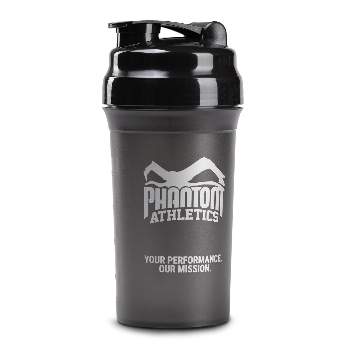 Der Phantom Athletics Shaker für Proteinshakes und andere Nahrungsergänzung im Kampfsport