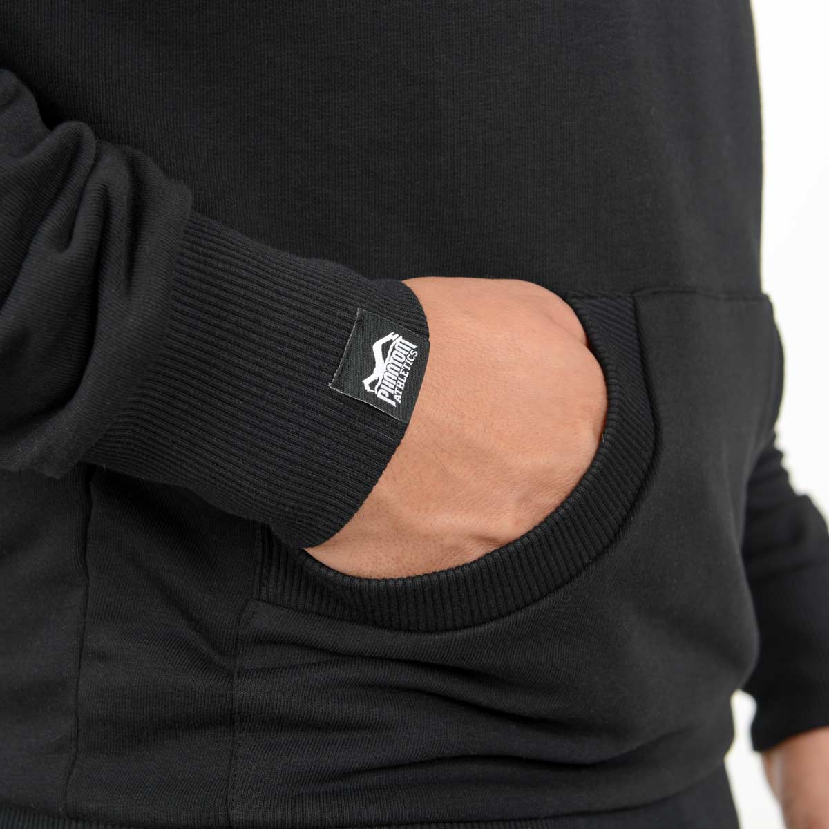 Robuster und atmungsaktiver Hoodie von Phantom Athletics für ambitionierte MMA‑Athleten und Fitness‑Fans.