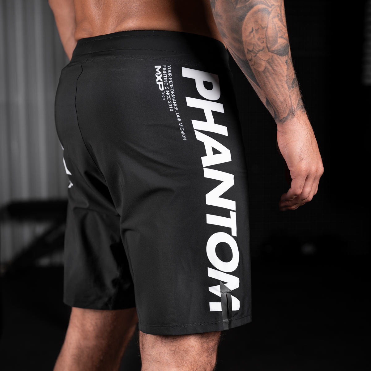 Phantom MMA Flex Fightshorts. Perfekte Passform, Style und maximale Flexibilität für deinen Kampfsport. Egal ob MMA, BJJ oder Muay Thai. 