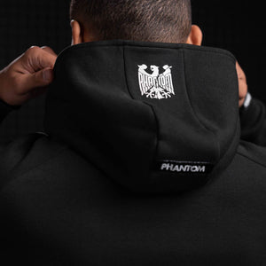Vielseitiger Hoodie von Phantom Athletics für MMA, Kickboxen und Training, der dich auch bei Outdoor‑Workouts warm hält.