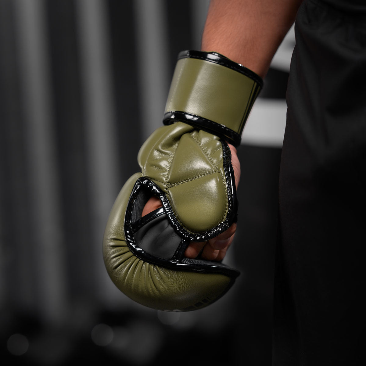 Der extra Daumenschutz für noch mehr Schutz beim Phantom Apex MMA Sparringhandschuh