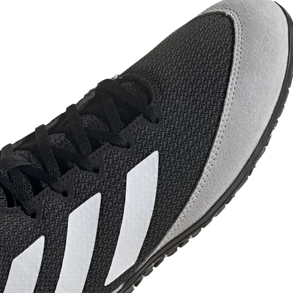 Adidas Ringerschuhe Mat Wizard. Die Ringerschuhe für Anfänger und Profis. Egal ob Wettkampf oder Training, die Adidas Mat Wizard Ringerschuhe in der Farbe Schwarz Grau verschaffen dir ultimative Grip auf der Matte. 