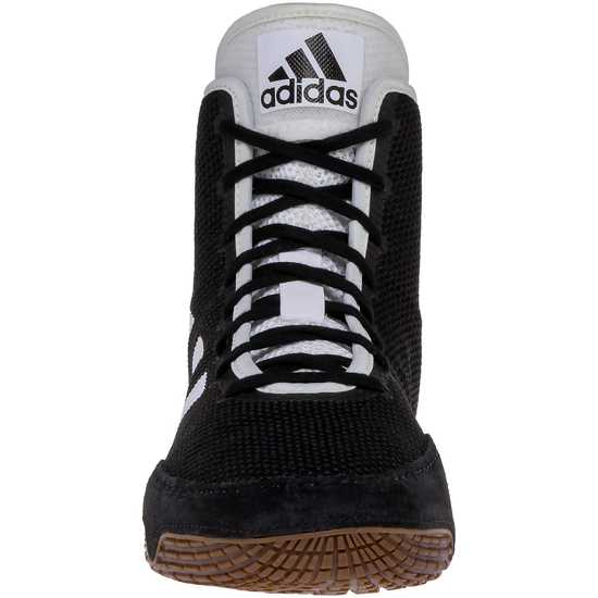 Der Adidas Tech-Fall Ringerschuhe in der Farbe schwarz. Jetzt zum Bestpreis bei Phantom Athletics. Adidas Ringerschuhe zählen zu den meistgefragten Schuhen bei Ringern weltweit, da sie eine überragende Qualität, gepaart mit ultimativem Komfort. Die stabile Sohle sorgt für Traktion auf der Ringermatte. 