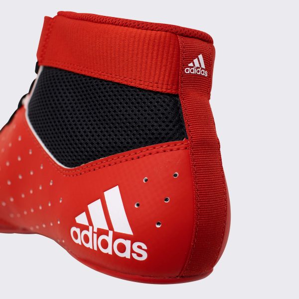 Adidas Ringerschuhe Mat Hog 2 in der Farbe rot. Der ultimative Ringerschuh für ambitionierte Ringer. Ideal für Training und Wettkampf. 