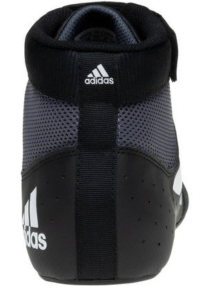 Hochwertige Wrestling-Schuhe von Adidas im modernen Schwarz-Grau-Design. Perfekt für Ringer, MMA- und Grappling-Sportler, mit langlebigem Obermaterial und sicherem Halt.