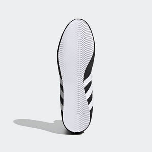 Adidas Box Hog 2 – Hochgeschnittener schwarzer Boxschuh mit exzellentem Knöchelschutz und Traktion. Ideal für Boxer, die Wert auf Stabilität und Sicherheit bei schnellen Richtungswechseln legen.