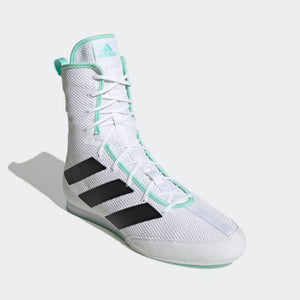 Adidas Box Hog 3 in Weiß – Stylischer Boxschuh mit eleganter Optik und funktionalen Eigenschaften. Bietet die perfekte Kombination aus Leistung und modernem Design.