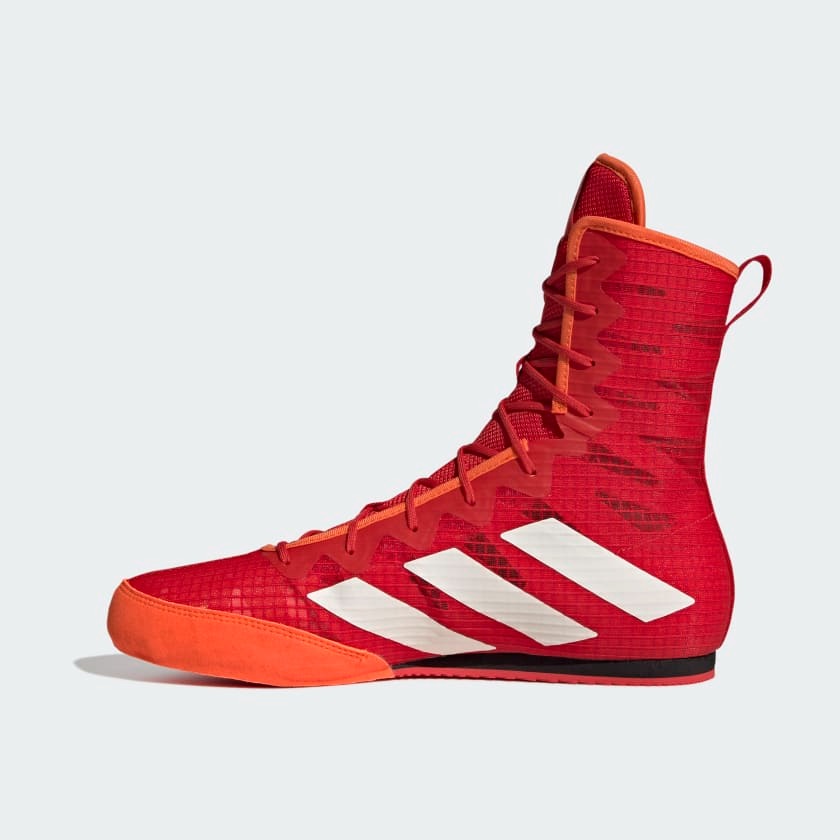 Roter Adidas Box Hog 4 – Atmungsaktives Mesh-Obermaterial für hervorragende Belüftung und Komfort. Hält deine Füße auch bei langen Trainingseinheiten kühl und trocken.