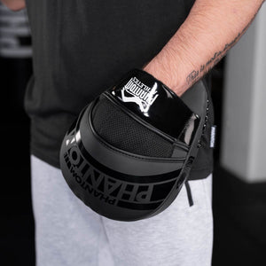 Phantom Athletics Boxing Pads für Boxen und MMA-Training, mit stoßdämpfender Polsterung und leichtem Design. Perfekt für schnelle Schlagserien und intensive Workouts.