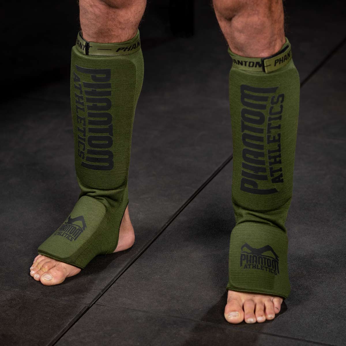 Die Phantom Impact MMA Schienbeinschoner verfügen über ein dünnes Padding am Schienbein und am Vorderfuß und eignen sich sowohl fürs Training als auch für Amateur Wettkämpfe.