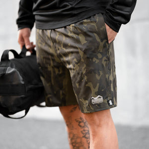 Phantom Athletics Training Shorts im Shadow Army Look, speziell für MMA, Grappling und Striking entwickelt. Perfekt für Techniktraining und Wettkämpfe.