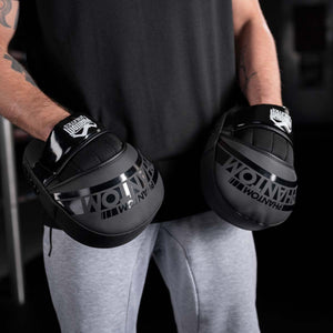 Boxing Pads Apex von Phantom Athletics, ideal für Kampfsportarten wie Boxen und Muay Thai. Hochwertige Polsterung schützt effektiv vor Schlägen und Stößen.