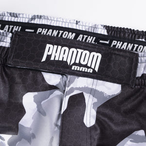 Storm Nitro Shorts von Phantom Athletics, perfekt für ambitionierte Kampfsportler. Diese vielseitigen Shorts bieten ein dynamisches Design, hervorragende Strapazierfähigkeit und maximalen Tragekomfort.