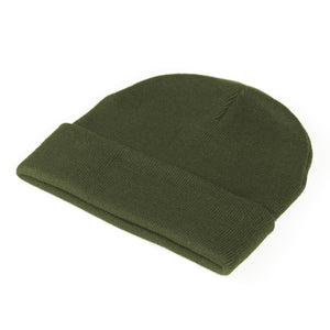 Bequeme Phantom Athletics Beanie Team Army aus Rippstrickmaterial, doppellagig für kalte Tage und optimalen Komfort.