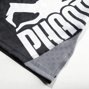 Fightshorts Storm Nitro von Phantom Athletics für Muay Thai, MMA und Striking. Perfekte Balance zwischen Komfort, Schutz und Bewegungsfreiheit.