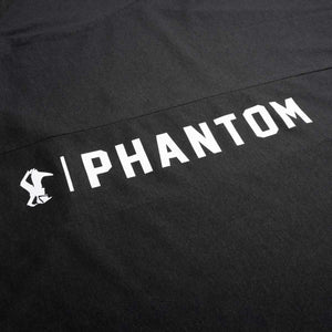 Dieses Kampfsport T-Shirt von Phantom Athletics ist die ideale Wahl für anspruchsvolle Athleten, die auf Qualität und Funktion setzen. Der athletische Fit sorgt für einen perfekten Sitz bei intensiven Trainingseinheiten im Gym.