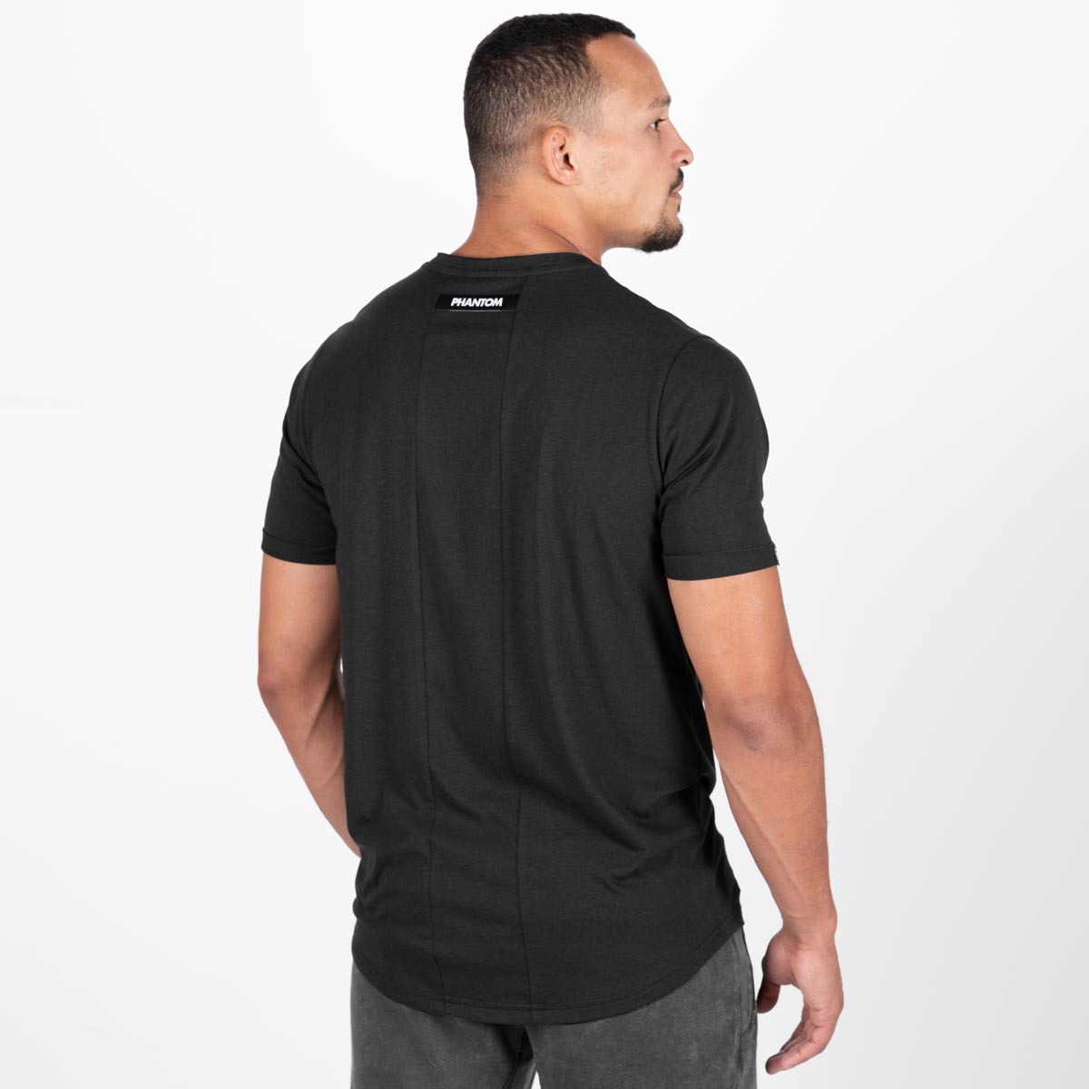 Dieses hochwertige Kampfsport T-Shirt von Phantom Athletics überzeugt durch seinen markanten Germany-Print mit Adler und einen sportlichen Fit für ambitionierte Athleten. Ideal für Muay Thai, Grappling und Fitness, bietet es die perfekte Balance aus Style, Komfort und Performance.