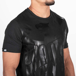 Dieses Kampfsport T-Shirt von Phantom Athletics bietet dir optimale Performance durch atmungsaktives Material und einen komfortablen Fit. Perfekt für intensive Einheiten im Boxen, MMA und Fitness-Training.