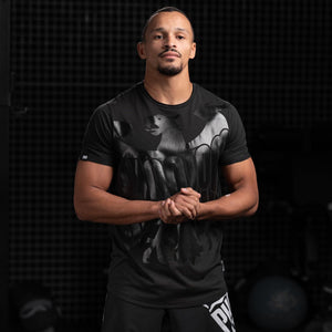 Das Phantom Athletics T-Shirt Germany bietet durch seinen athletischen Schnitt und das flexible Material maximale Bewegungsfreiheit bei intensiven Einheiten im Kampfsport. Ideal für Training, Fitness und funktionelle Workouts im MMA und Boxen.