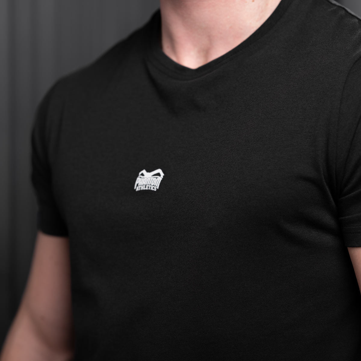 Kampfsport-T-Shirt „Legend“ von Phantom Athletics mit optimaler Passform und strapazierfähigem Material für intensive Trainingseinheiten.