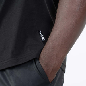Dieses Kampfsport Tank Top von Phantom Athletics bietet dir dank lockerem Schnitt und atmungsaktivem Material maximale Luftzirkulation bei jeder Trainingseinheit. Ideal für Muay Thai, Boxen und Fitness, sorgt es für konstanten Komfort auch bei hoher Belastung.
