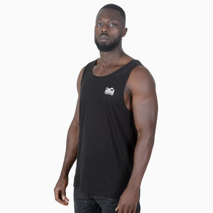 Das Phantom Athletics Tank Top Team kombiniert lockeren Athletic Fit mit atmungsaktivem Tri-Blend Material für maximale Performance im Kampfsport-Training wie MMA, Boxen und Kickboxen. Der leichte Stoff sorgt für hohen Komfort und optimale Bewegungsfreiheit bei intensiven Workouts und Sparring.