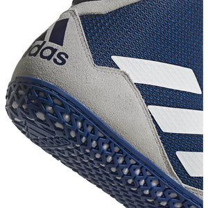 Diese hochwertigen Ringerschuhe von adidas überzeugen durch atmungsaktives Obermaterial und stabilisierende Verstärkungen. Perfekt für schnelle Richtungswechsel im Kampfsporttraining.