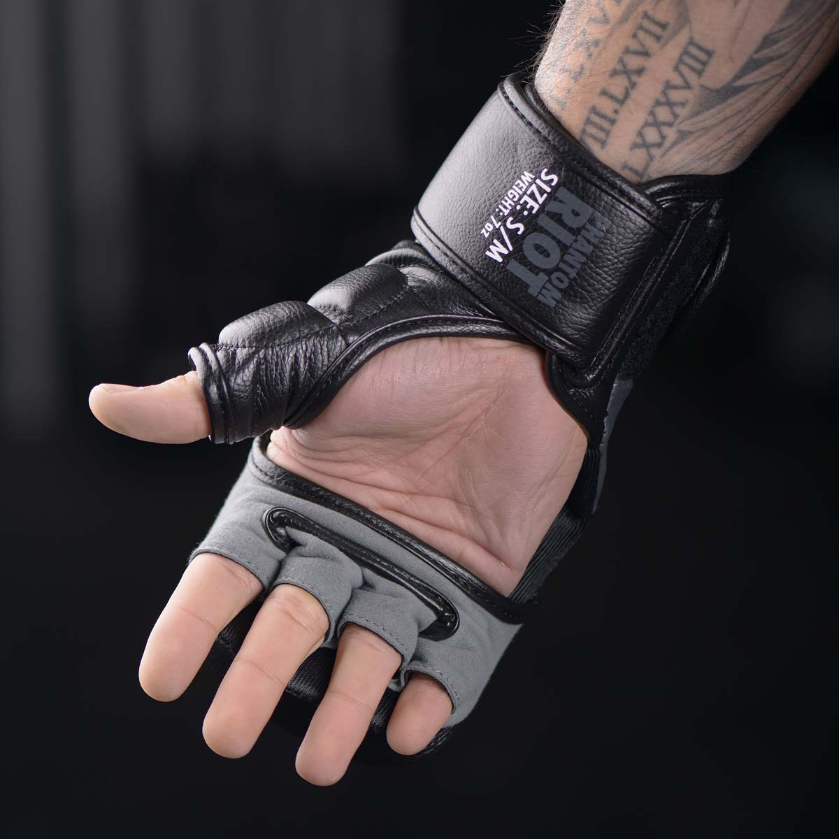 Die Innenansicht der Phantom RIOT MMA Handschuhe mit perfekter Passform. 