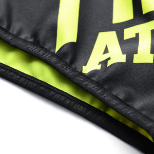 Phantom Athletics Fight Shorts Revolution Black Neon, speziell entwickelt für professionelle Kampfsportler. Mit strapazierfähigen Materialien und einem dynamischen Neon-Design sind sie die perfekte Wahl für Wettkämpfe.