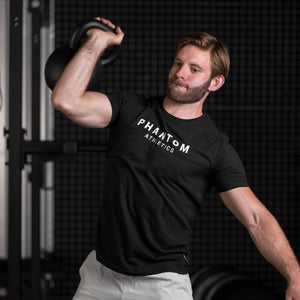 Modernes T-Shirt BMBA von Phantom Athletics, speziell entwickelt für Sportler. Perfekt für intensives Training im Gym, beim Kampfsport oder als stylisches Freizeitshirt.