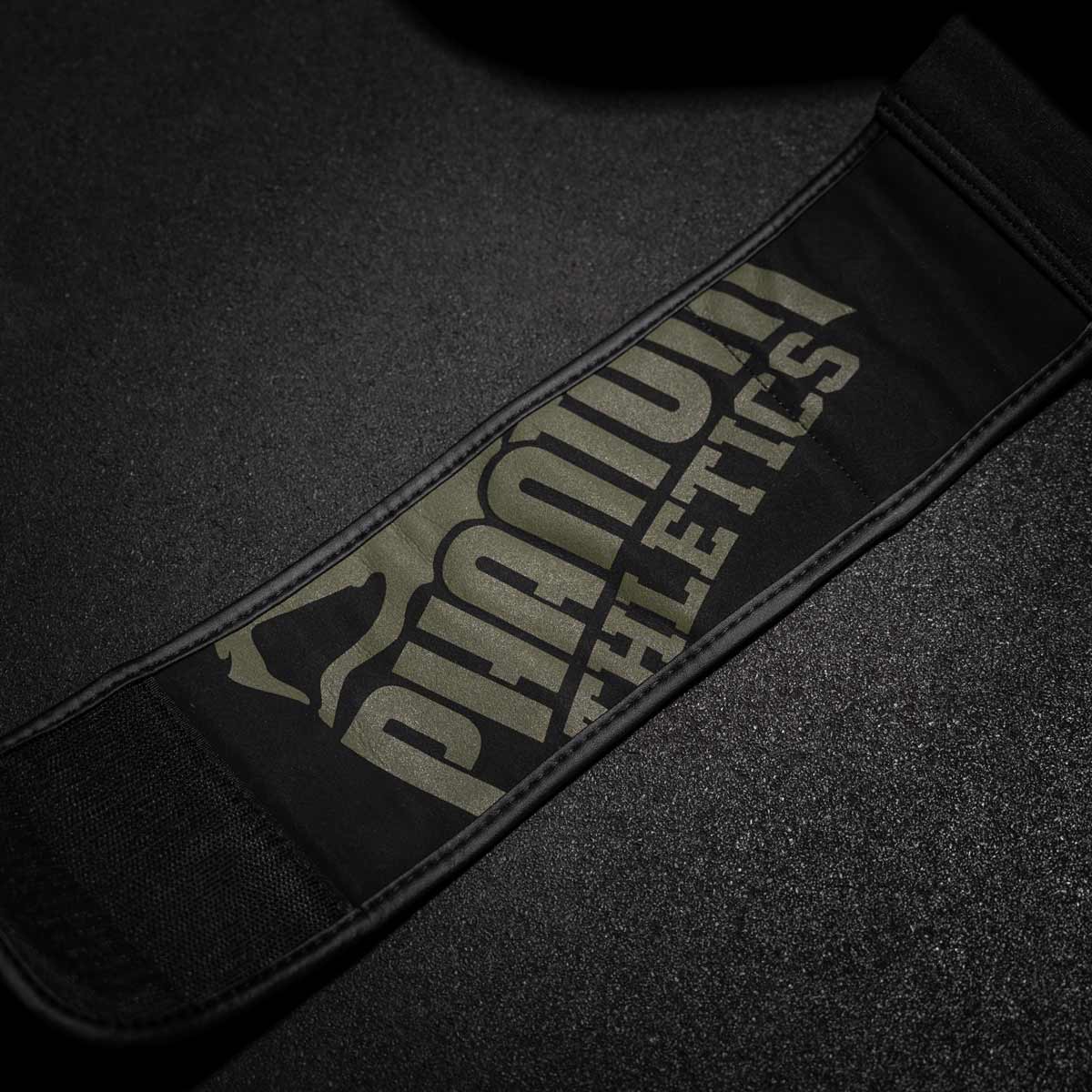 Die Phantom Elite ATF Boxhandschuhe für dein Kampfsport Training. Profi Boxhandschuhe mit fantastischer Polsterung, Mesh Einsatz im Innenhandbereich sowie einem überragenden Handgelenkssupport. 