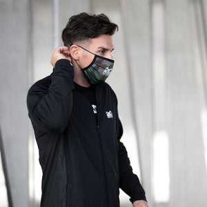 Facemask Tactic Green Camo von Phantom Athletics, entwickelt für Kampfsportler und Outdoor-Enthusiasten. Perfekt für Training und Freizeit mit einem modernen Look.