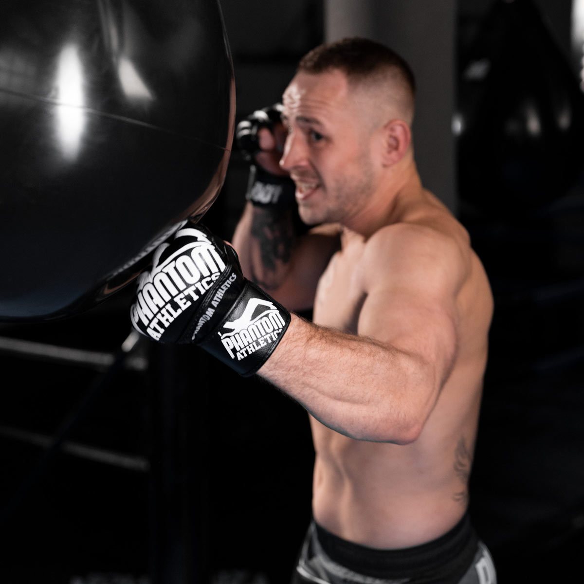 blackout merch handschuhe MMA Handschuhe Blackout für Wettkampf