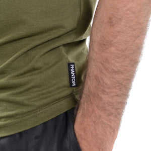 Leichtes und strapazierfähiges T-Shirt von Phantom Athletics im Team-Army-Design, perfekt für aktive Kampfsportler und MMA-Fans. Stilvoll und funktional.