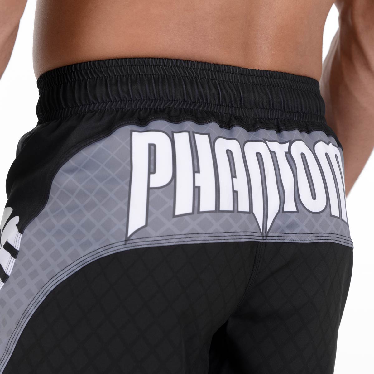 Phantom Athletics Fightshorts Storm Nitro, ideal für MMA und Grappling. Leichtes Material bietet Bewegungsfreiheit und Strapazierfähigkeit für intensives Training.