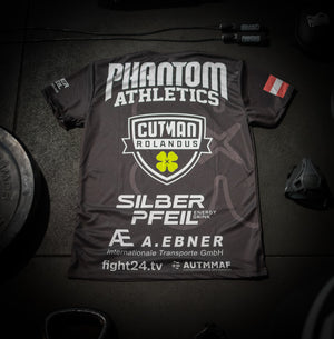 20 Stück Training Shirts von Phantom Athletics, perfekt für Kampfsportvereine wie BJJ und Thaiboxen. Individuell gestaltbar, um Teamgeist und Stil zu vereinen.