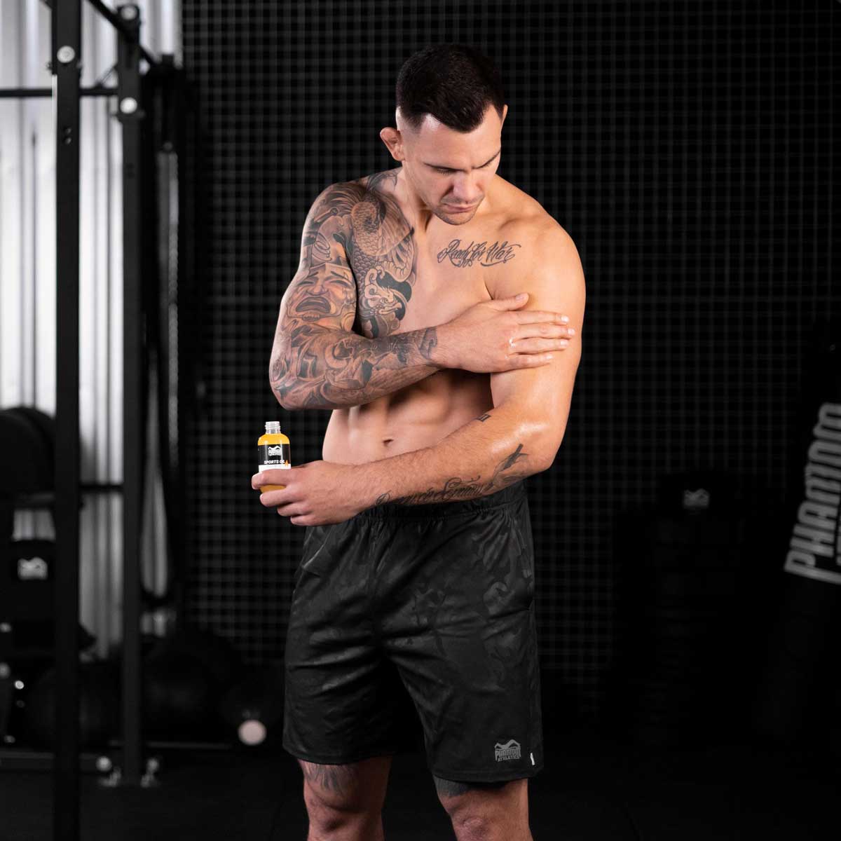 Hochwertiges Phantom Athletics Sport Öl für Kampfsport, Boxen und MMA. Fördert die Entspannung beanspruchter Muskeln und sorgt für optimale Erholung.