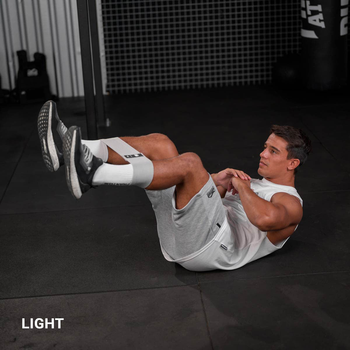Kurzes Widerstandsband von Phantom Athletics für vielseitiges Training im Kampfsport und Fitness. Ideal für unterwegs oder das Studio.