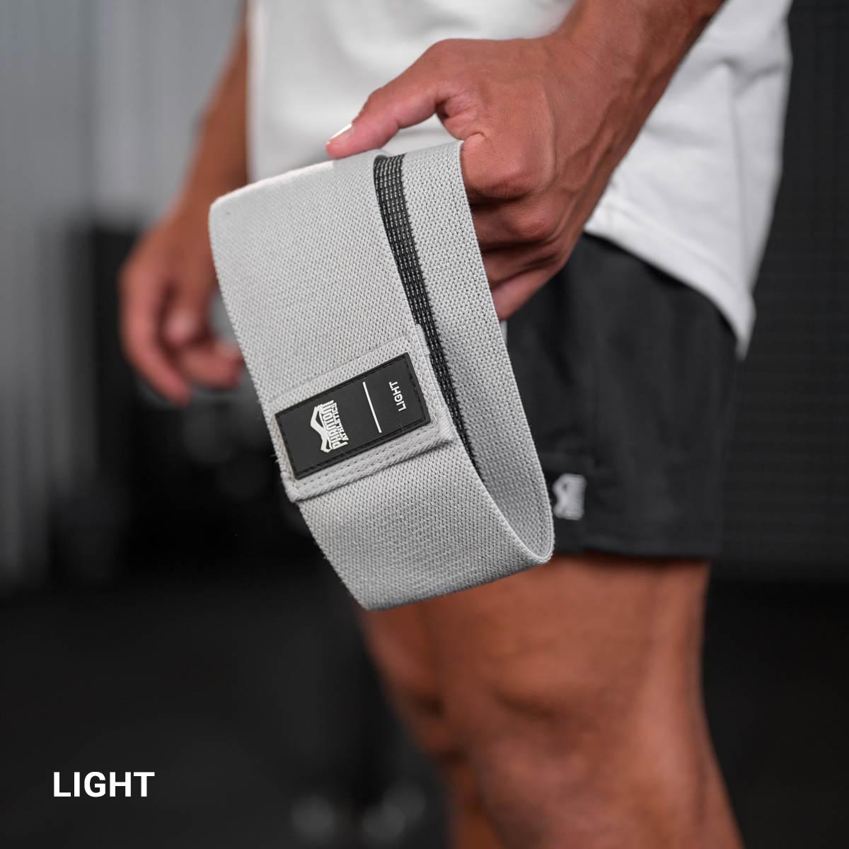 Kurzes Resistance Band von Phantom Athletics für effektive Übungen im Kampfsport und Fitnessbereich. Perfekt für Bein-, Arm- und Kerntraining.