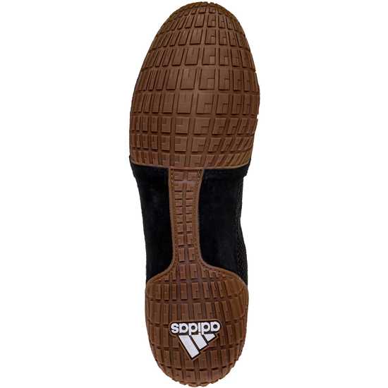Der Adidas Tech-Fall Ringerschuhe in der Farbe schwarz. Jetzt zum Bestpreis bei Phantom Athletics. Adidas Ringerschuhe zählen zu den meistgefragten Schuhen bei Ringern weltweit, da sie eine überragende Qualität, gepaart mit ultimativem Komfort. Die stabile Sohle sorgt für Traktion auf der Ringermatte. 