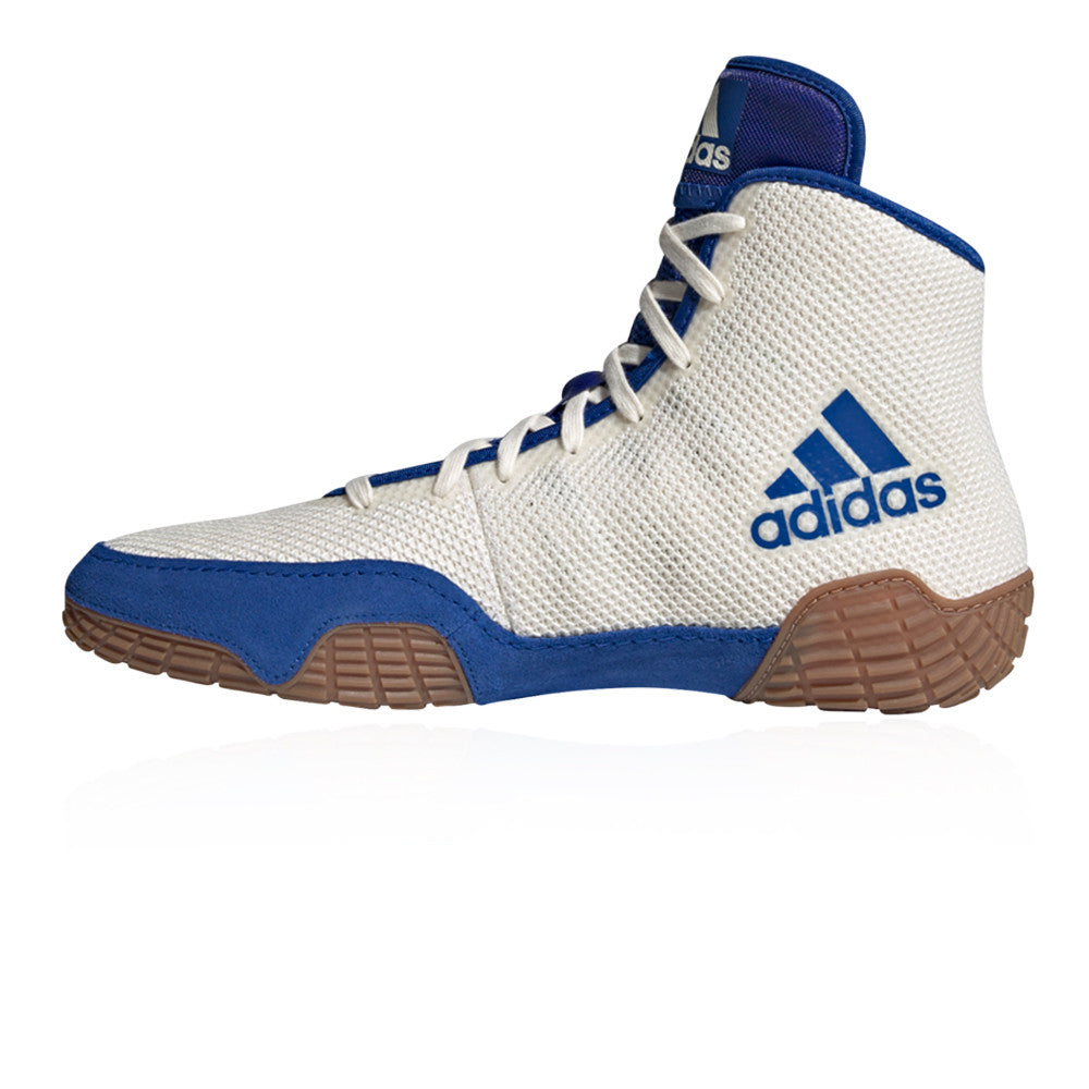 Der Adidas Tech-Fall Ringerschuhe in der Farbe weiß/blau. Jetzt zum Bestpreis bei Phantom Athletics. Adidas Ringerschuhe zählen zu den meistgefragten Schuhen bei Ringern weltweit, da sie eine überragende Qualität, gepaart mit ultimativem Komfort. Die stabile Sohle sorgt für Traktion auf der Ringermatte.  Code: 8171