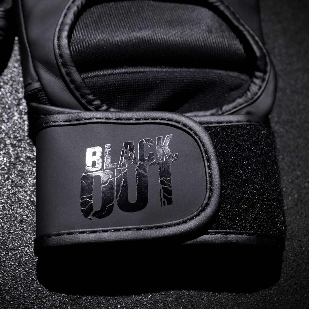 blackout merch handschuhe MMA Handschuhe Blackout für Wettkampf